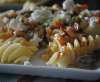 Pasta med räkor och fetaost