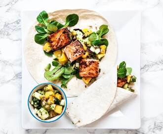 Fishtaco med mango- och avokadosallad