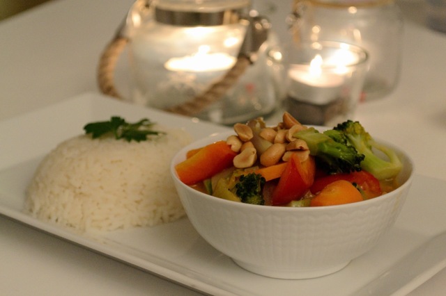 Veckans vegetariska: Grönsaksgryta med röd curry och ris