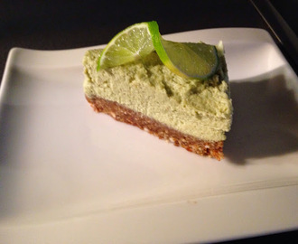 Raw key lime pie