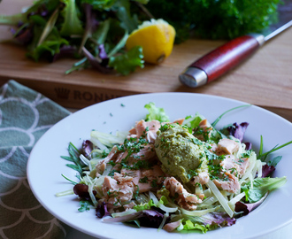 Ljummen laxsallad med broccolikräm