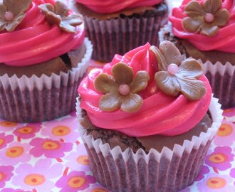 Rosa och bruna cupcakes