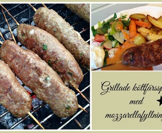 Grillade köttfärsspett med mozzarellafyllning