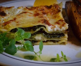 Lasagne med grönkål och ostsås