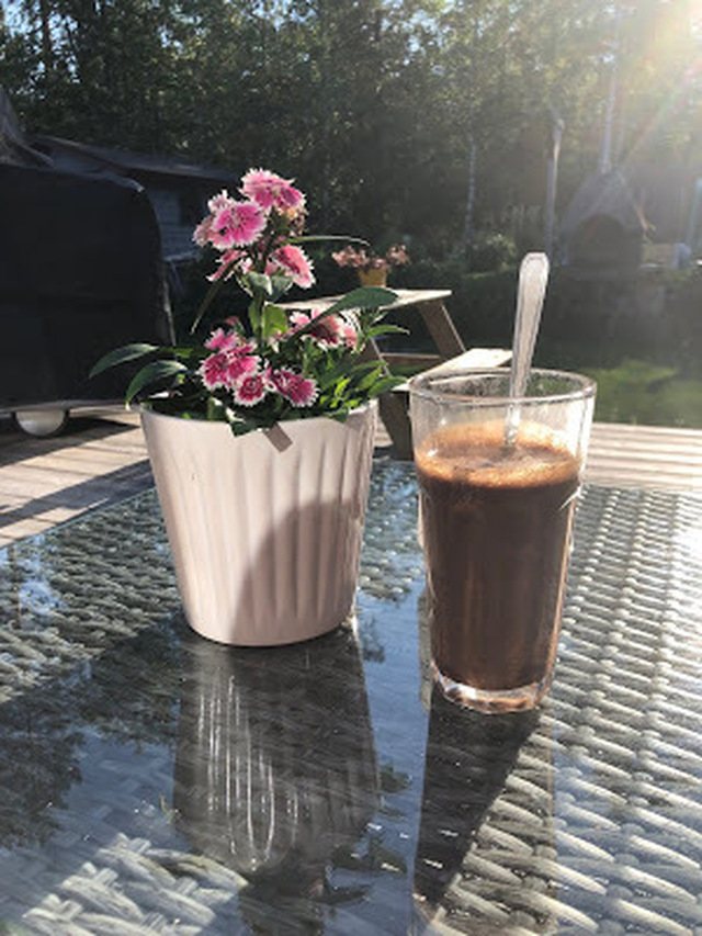 Mochaccino med havremjölk och kanel och vanilj