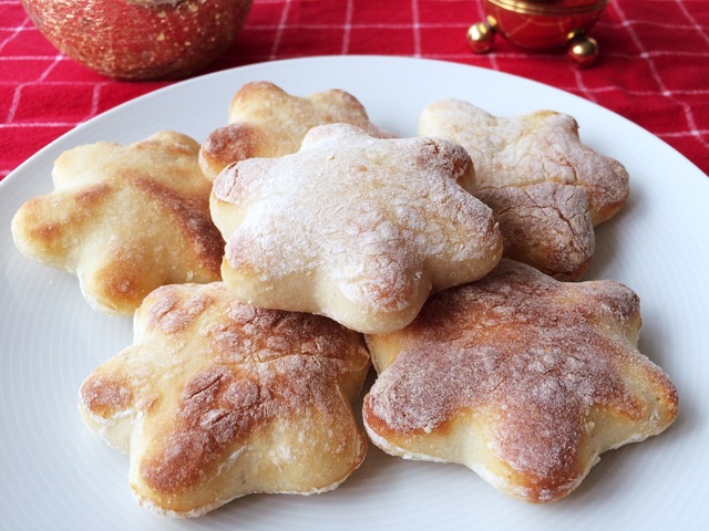 Glutenfria pepparkaksformade bröd