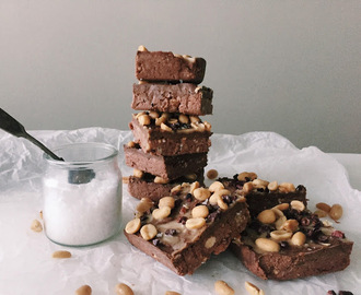 Raw brownies med jordnötsswirl