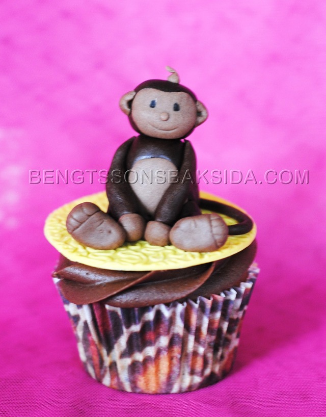 Miss Monkey cupcake