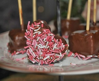 Brownie cake pops med polka