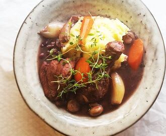 Simreret: Coq au Vin (kylling i rødvin) | Aftensmad, Opskrifter, Kylling