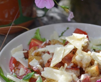 Caesarsallad med kyckling och bacon