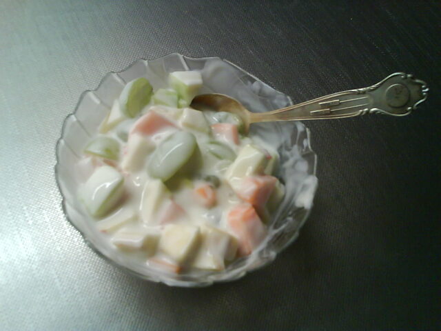 Fruktsallad med yoghurt