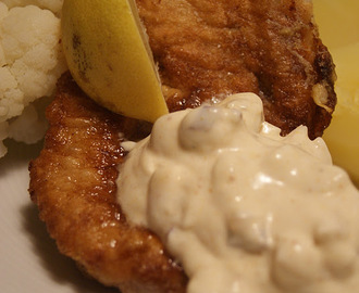 Panerad sejfilé med äppel och curry sås