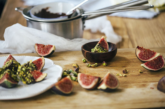 Pistage-och choklad doppade fikon +Matbloggspriset | Chocolate pistachio dipped figs