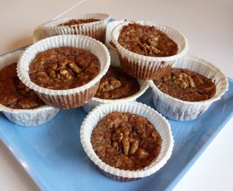 Frukostmuffins med äpple och nötter