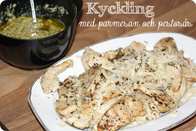 Kyckling med parmesan och pestosås