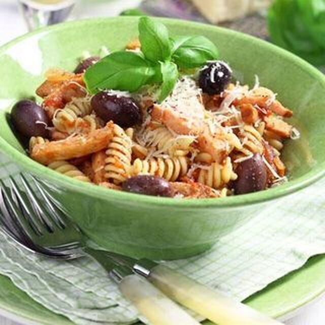 Pasta med kassler- och tomatsås