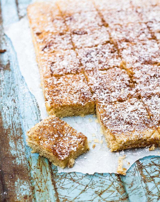 Kanelbullesockerkaka i långpanna – Fridas Bakblogg