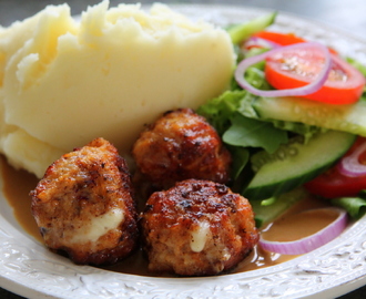 Ostfyllda kycklingköttbullar