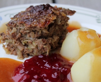 Kålpudding med sommarmjäll vitkål, skysås och lingonsylt