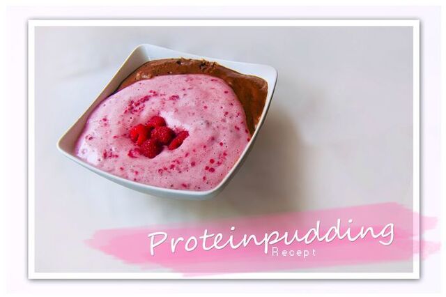 Proteinpudding med topping.