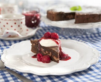 Kladdkaka med smak av mjölkchoklad och lakrits