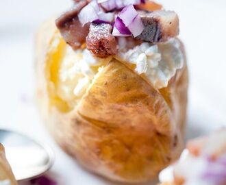 Bakad potatis med matjessill | Bakad potatis, Recept, Bakning