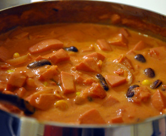 RECEPT: Korv stroganoff med röda kidneybönor grönsaker, lök och chili! (falukorv, falukorvsrecept)
