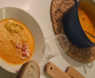 Färgstark fransk fisksoppa med saffran och rouille