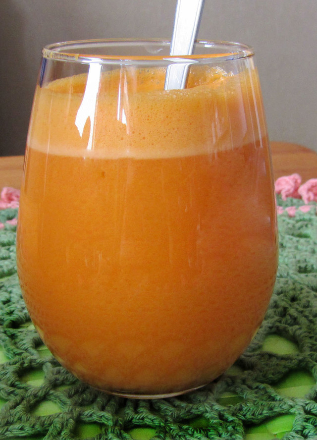 Gör din egen juice - butternutpumpa, äppel, morot, ingefära och citron