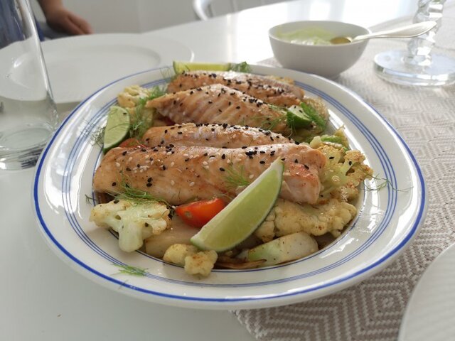 Kolja i ugn med wasabi och limesås samt smörstekt fänkål och blomkål