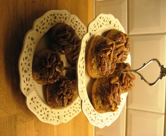 Leilas sticky pecan cupcakes