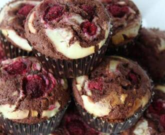 Chokladmuffins med cheesecakefyllning