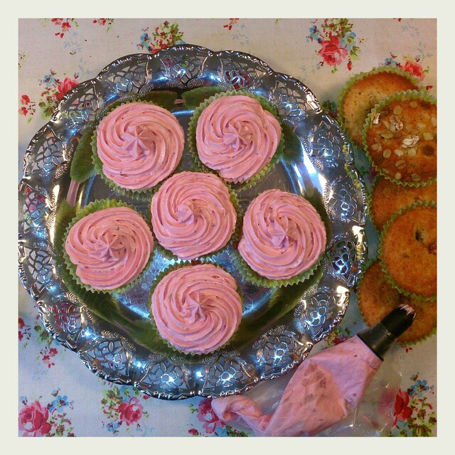 Therése musli och syltmuffins med jordgubbsfrosting. Cupcake