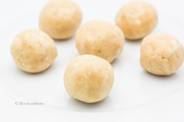 Peanut Butter Vanilla Protein Bliss Balls