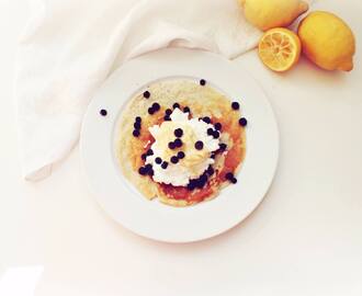 One pannkaka med sockerfri lemon curd