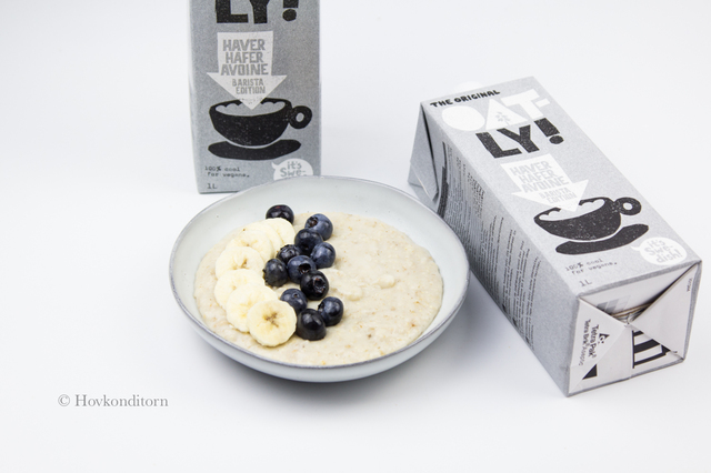 Oatmeal with Oatly Barista Edition