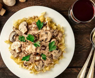 Pasta med lövbiff och champinjoner