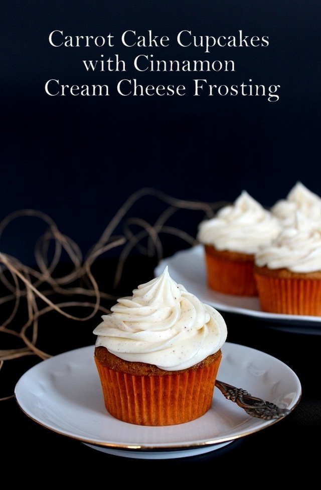 Carrot cake cupcakes with cinnamon cream cheese frosting / Morotscupcakes med kanel frosting