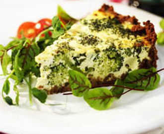Broccoli- och ädelostpaj