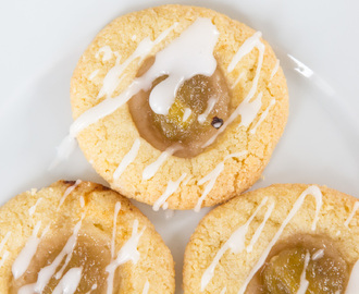 Rhubarb Almond Shortbread Cookies