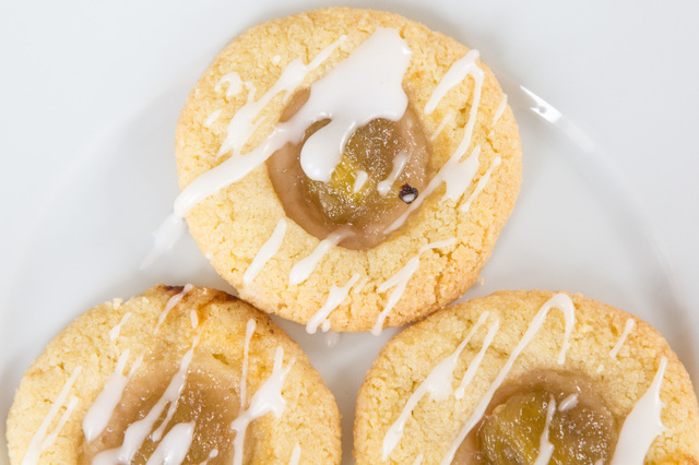 Rhubarb Almond Shortbread Cookies