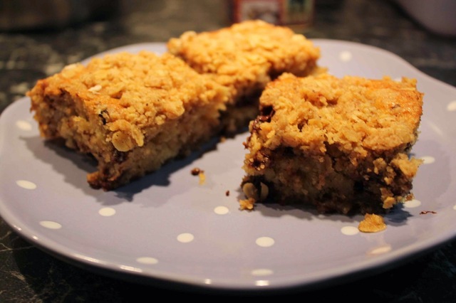 Banankaka med mörk choklad och crumble