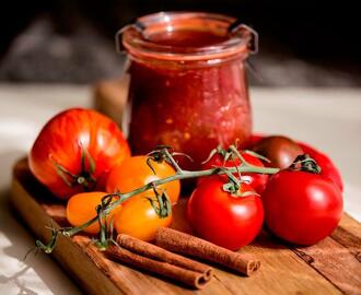 Tomatmarmelad med chili och kanel