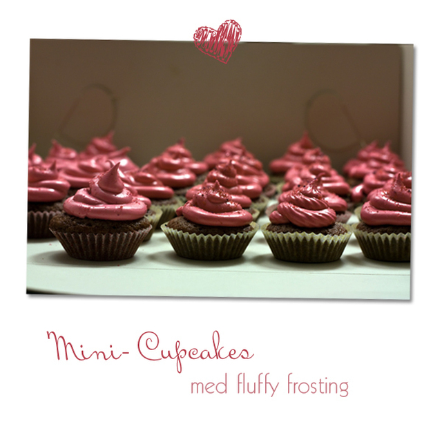 Mini cupcakes med fluffy frosting
