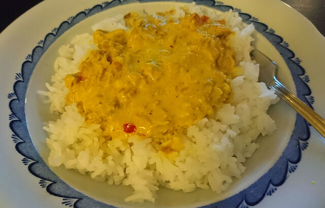 Tonfisk i currysås. Billig och snabblagad mat när den är som bäst.