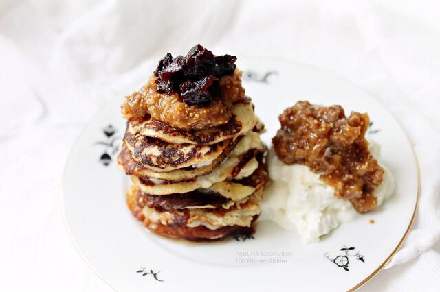 Pannkakstorn med chai- och fikonsås