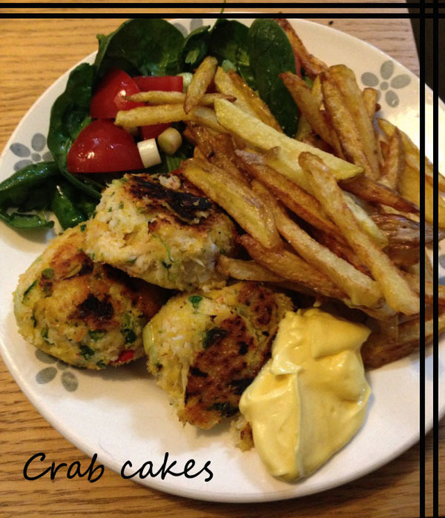 Tess crab cakes och hemmagjorda pommes