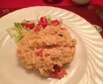 Krämig risotto med kyckling, tomat och basilika