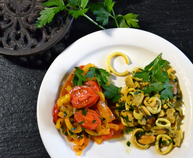 Marinerad skaldjurswok med smaker från Marocko